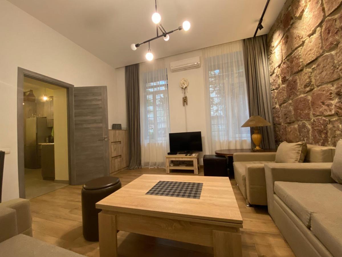 טביליסי Nice Loft On Uznadze Street מראה חיצוני תמונה